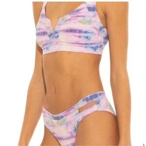 Isabella Rose Under One Sky‎  V Wire Top And Maui Bottom Size Medium